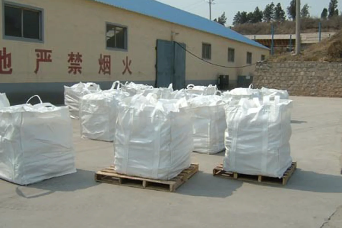 Average alumina price in China expands to RMB3010/t after a restraint last day; but A00 aluminium ingot price drops by RMB30/t