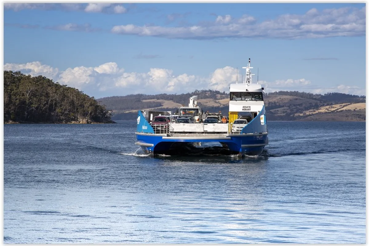 Richardson Devine Marine hand over a unique, all-aluminium ferry “Nairana” to Sealink Tasmania