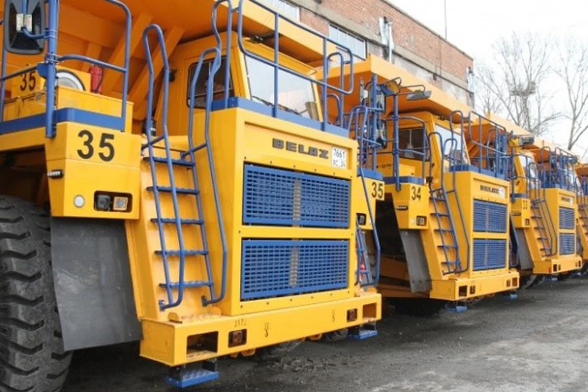 Achinsk Alumina Refinery starts using BelAZ-7555V haulers for raw material extraction