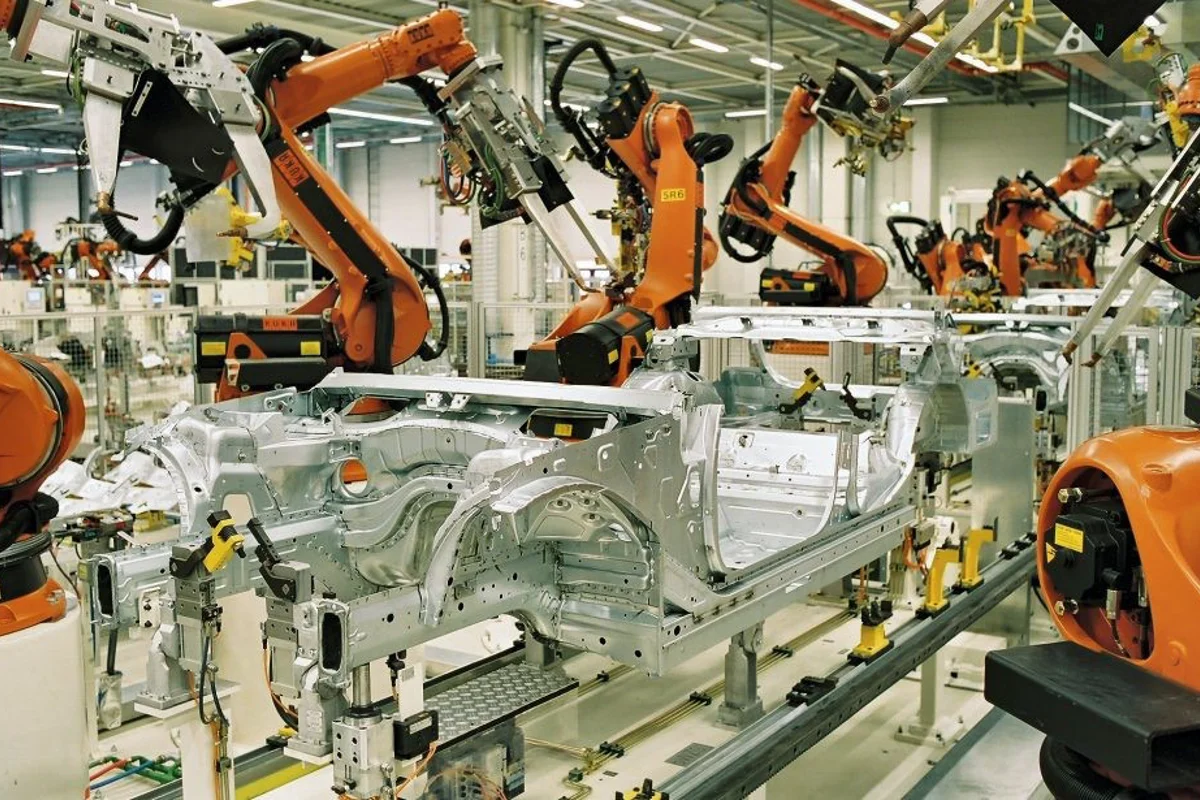 BMW implements new system at Dingolfing press shop for fully recycling aluminium sheet waste