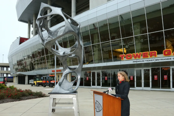 11 feet tall aluminium sculpture added to the Arrowhead Art Collection in Kansas City