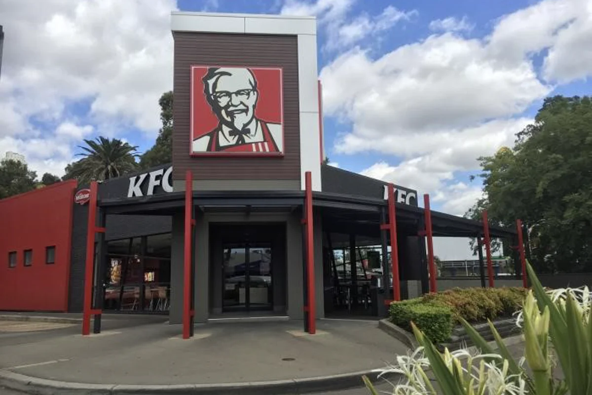 DECO’s timber finish aluminium cladding system provides easy redesign solution to KFC Ashfield
