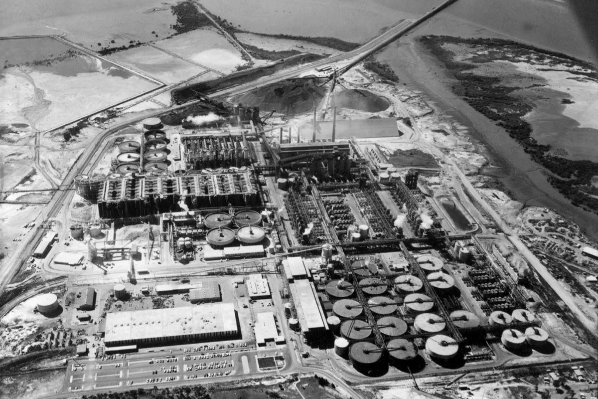 Deborah O’Toole Buys 8,000 Shares of Alumina Limited (AWC) Stock