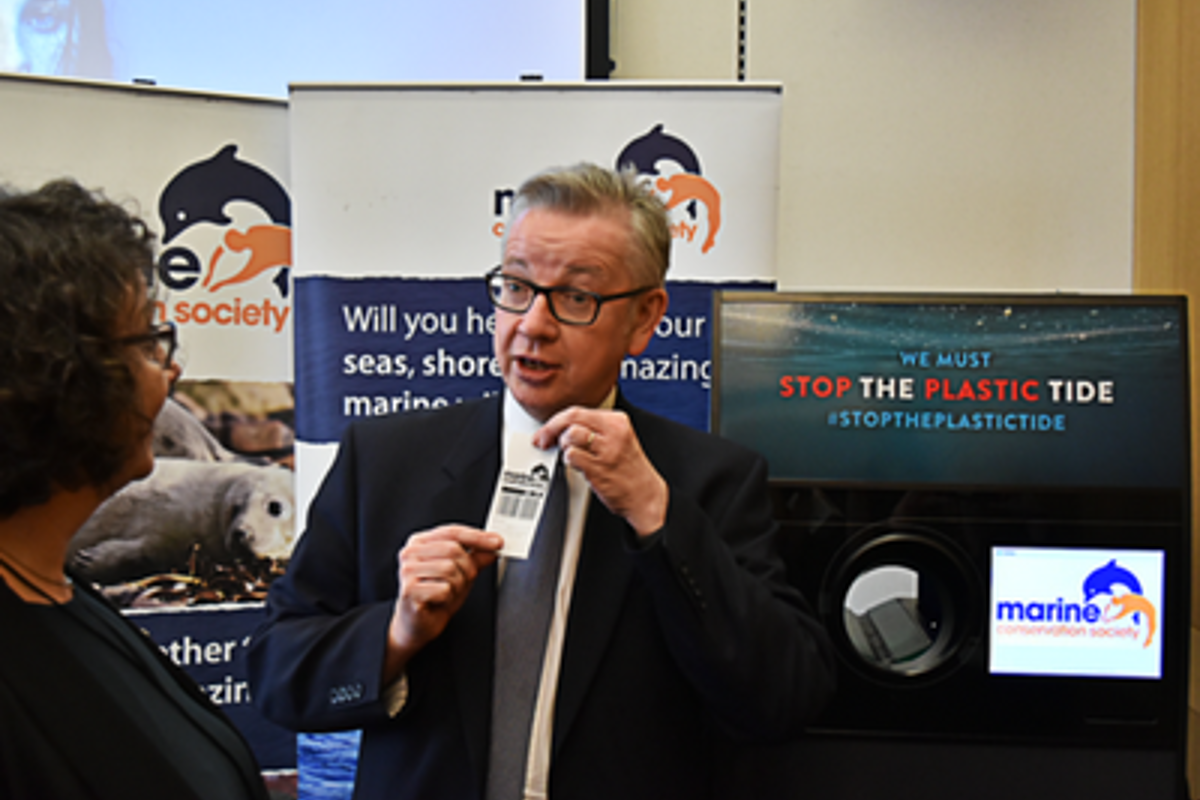Reverse vending machine manufacturer TOMRA supports DRS for all types of cans and bottles