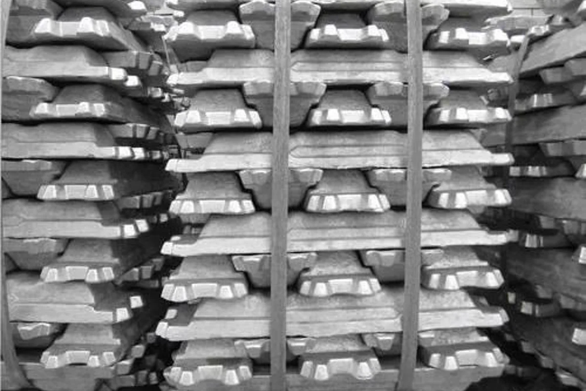 China primary aluminium production falls 17% in November