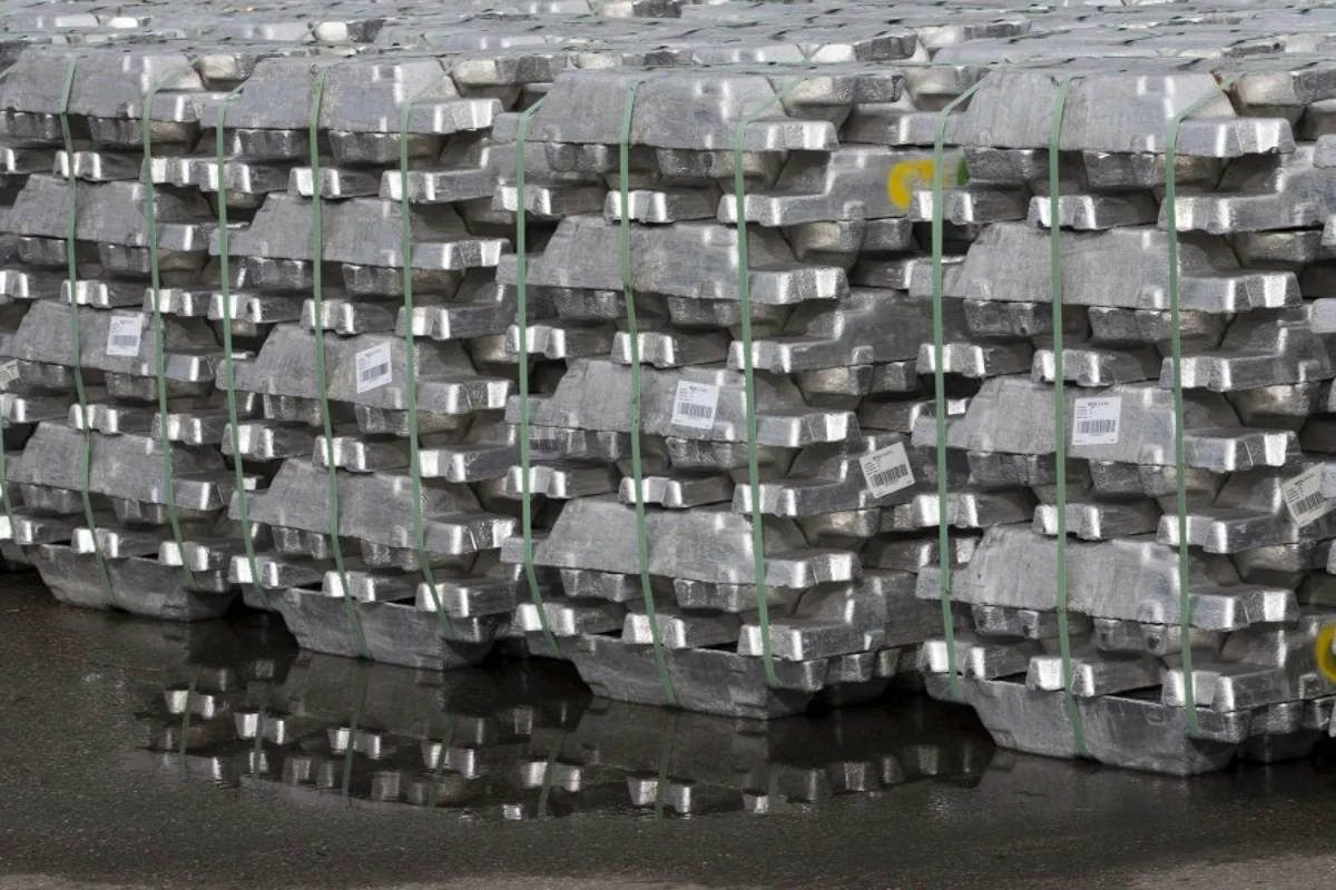 Alcoa sees global aluminum market balancing on China's curbs