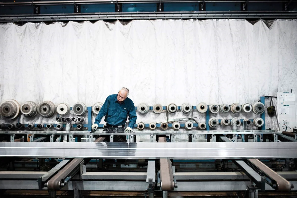 Sapa to reopen closed facility to supply aluminium for hybrid black cabs