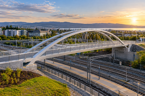 Norway transforms 20 tonnes of recycled aluminium from oil platform into 55-metre bridge